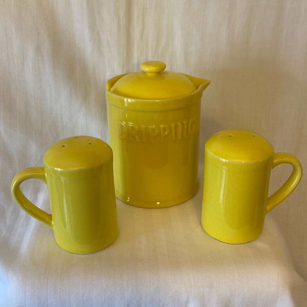 Vintage Dripping Jar with Matching Salt/Pepper Shakers